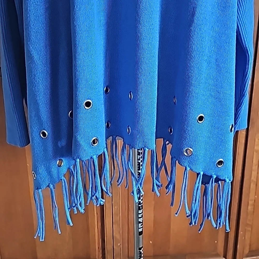 Chico's blue knit gold tone grommets with fringes sweater poncho L /XL - Picture 6 of 12